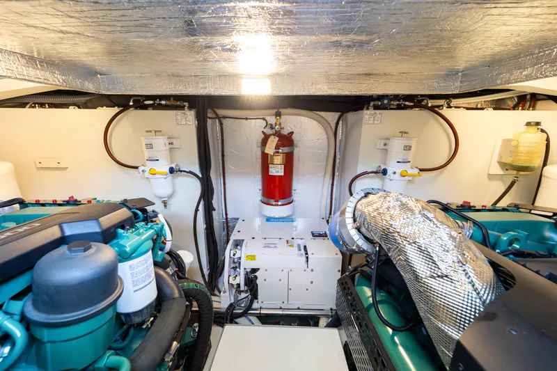 Slide: The Image of Galeon 480 FLY 2025 - 27