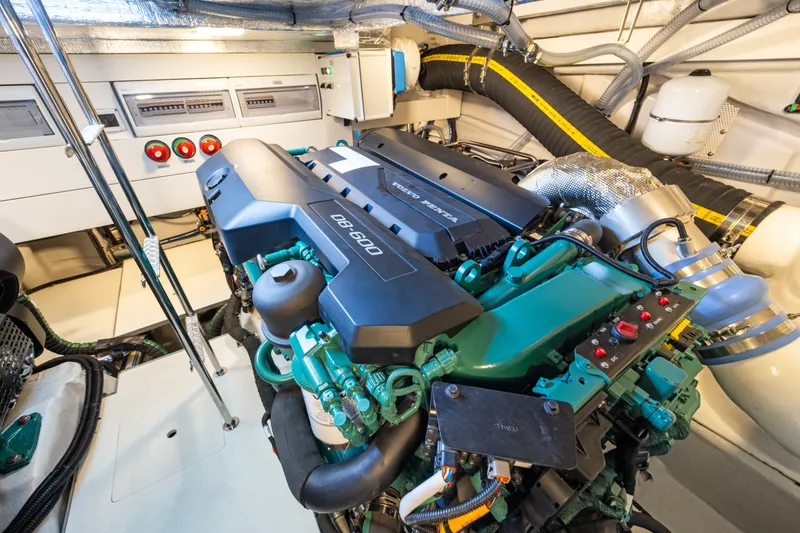 Slide: The Image of Galeon 480 FLY 2025 - 28