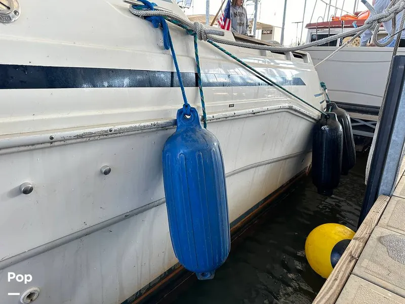 Slide: The Image of Sea Ray 350 Express Bridge 1992 - 14007953