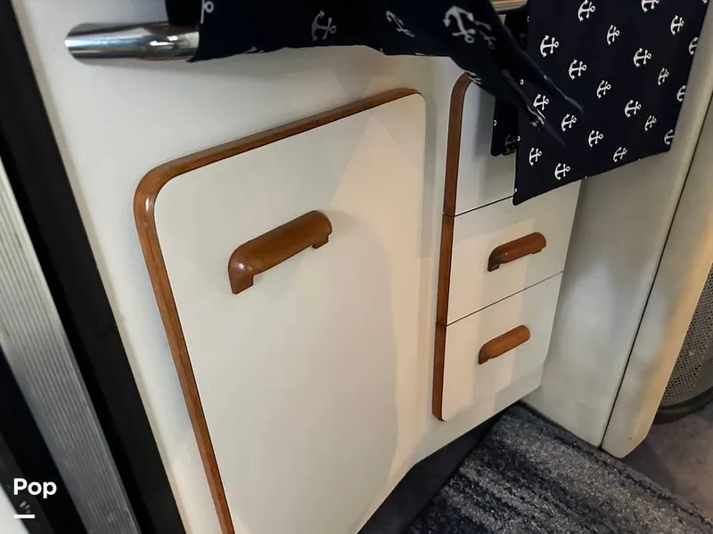 Slide: The Image of Sea Ray 350 Express Bridge 1992 - 14007827