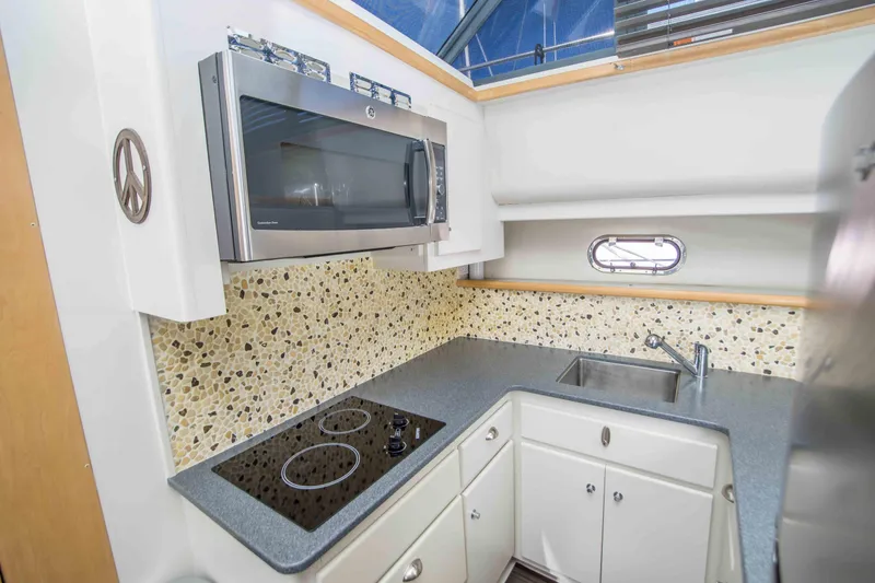 Slide: The Image of Carver Yachts 440 Aft Cabin Motor Yacht 1995 - 16