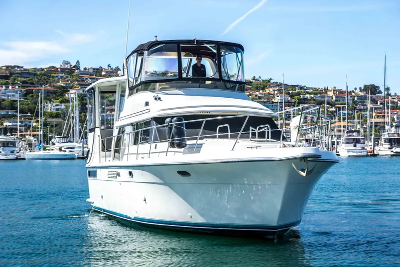 The Image of Carver Yachts 440 Aft Cabin Motor Yacht 1995 - 0