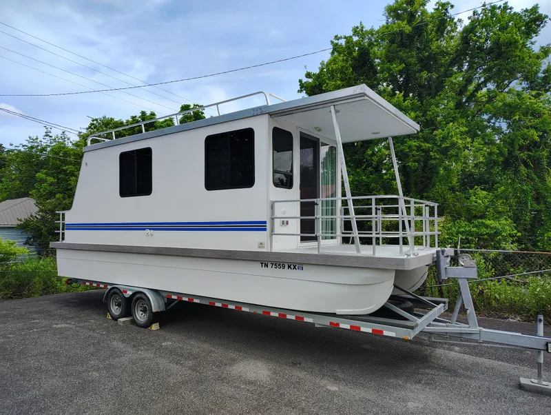 The Image of Catamaran Lil Hobo 31 2017 - 0