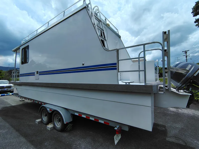 Slide: The Image of Catamaran Lil Hobo 31 2017 - 5