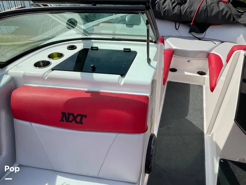 Slide: The Image of Mastercraft NXT 22 2018 - 14644266