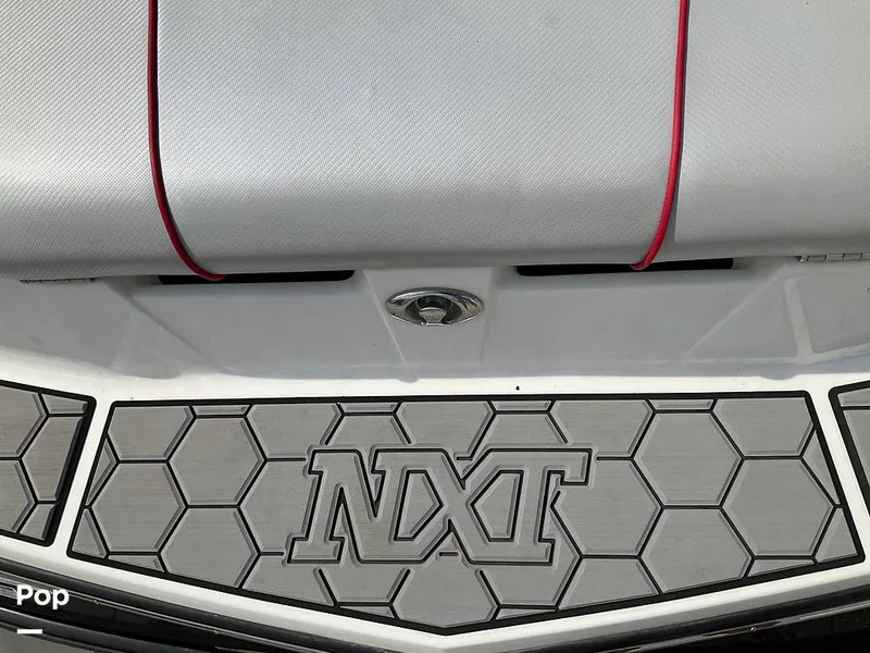 Slide: The Image of Mastercraft NXT 22 2018 - 14644332