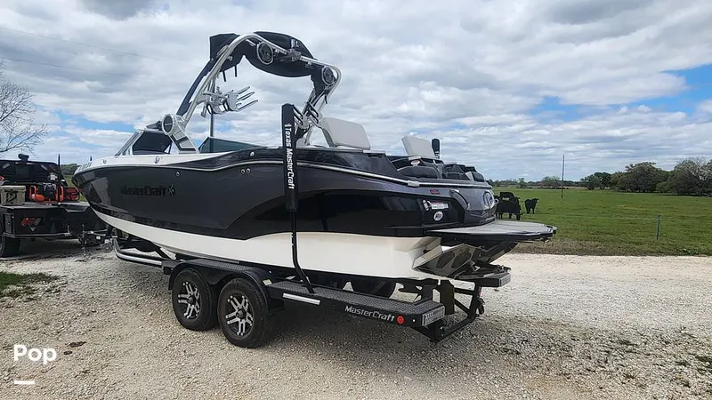 Slide: The Image of Mastercraft X24 2020 - 13967878