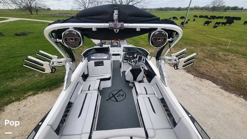 Slide: The Image of Mastercraft X24 2020 - 13967948