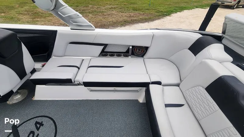 Slide: The Image of Mastercraft X24 2020 - 13967954