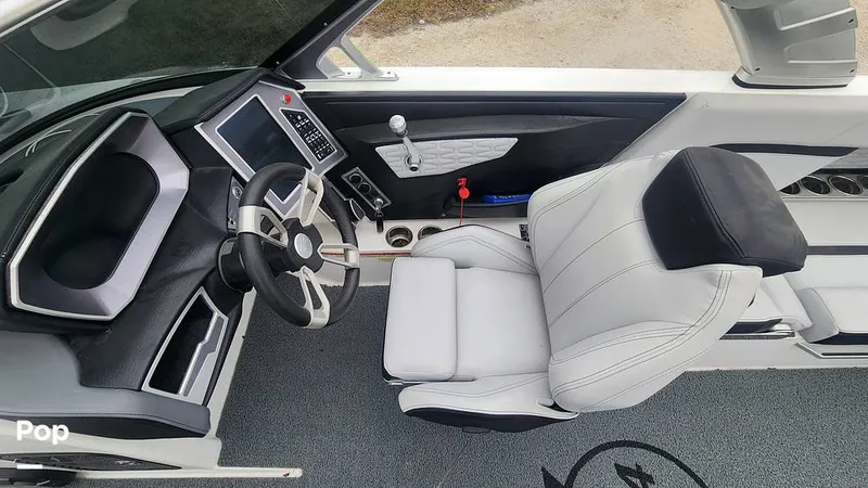 Slide: The Image of Mastercraft X24 2020 - 13967956