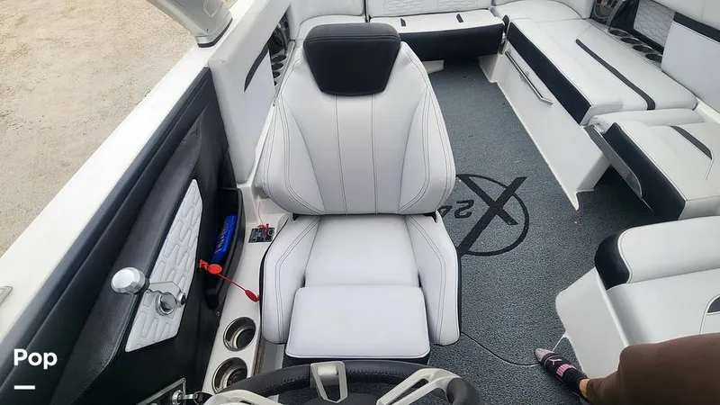 Slide: The Image of Mastercraft X24 2020 - 13967957