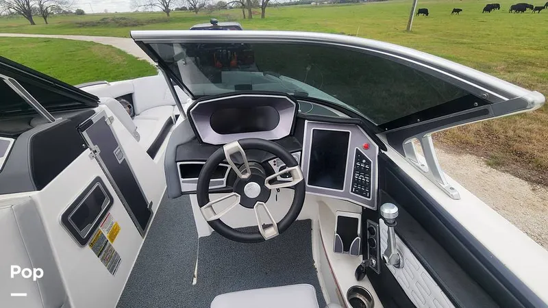 Slide: The Image of Mastercraft X24 2020 - 13967964