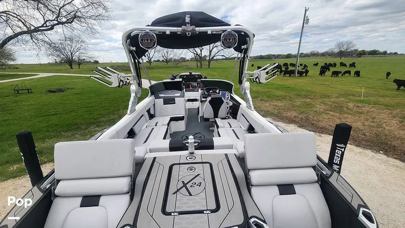 Slide: The Image of Mastercraft X24 2020 - 13967927