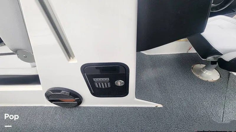 Slide: The Image of Mastercraft X24 2020 - 13968000