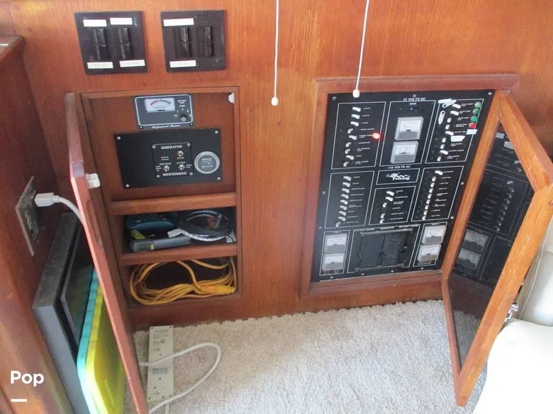 Slide: The Image of Viking 41 Convertible 1986 - 16686107