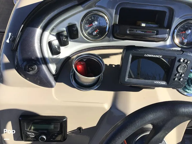 Slide: The Image of Sun Tracker Party Barge 22 DLX 2022 - 15071531