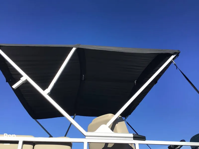 Slide: The Image of Sun Tracker Party Barge 22 DLX 2022 - 15071496