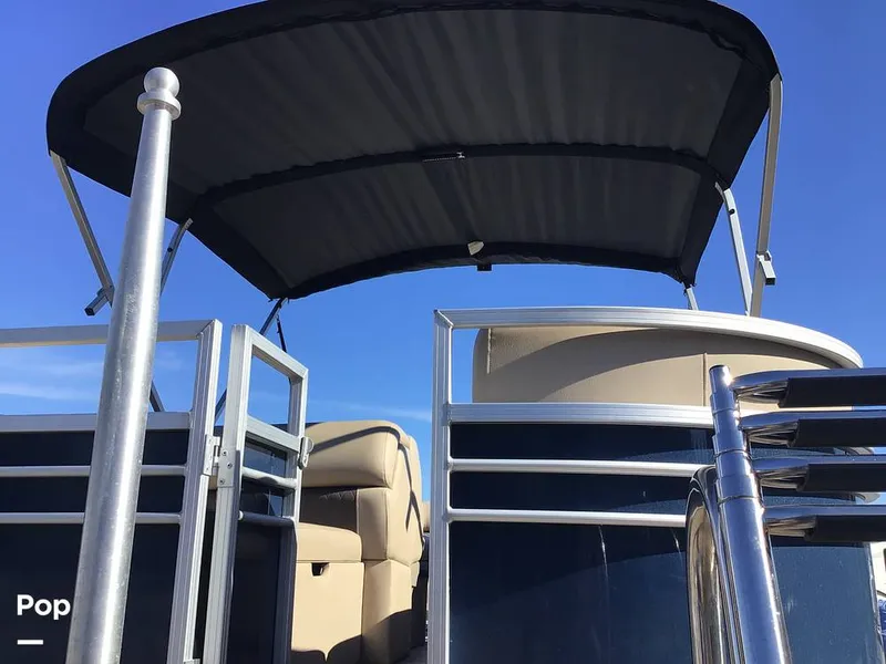 Slide: The Image of Sun Tracker Party Barge 22 DLX 2022 - 15071507