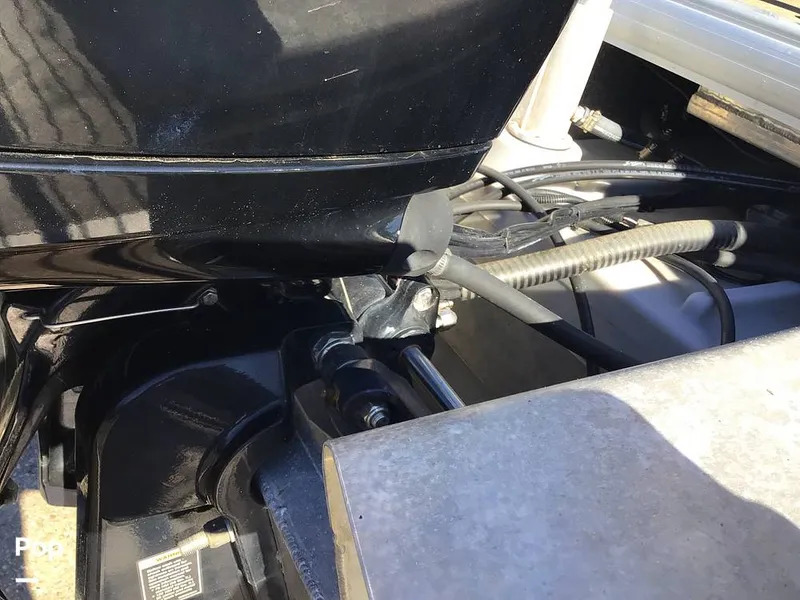 Slide: The Image of Sun Tracker Party Barge 22 DLX 2022 - 15071509