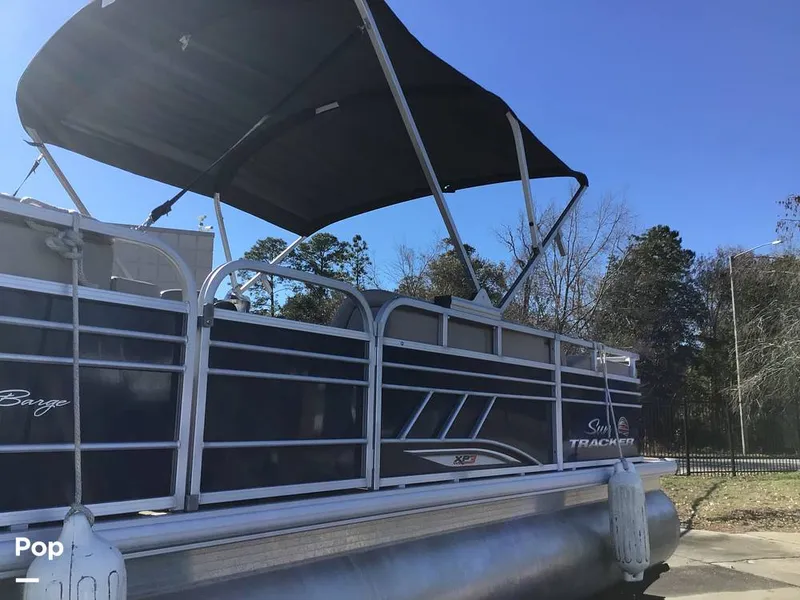 Slide: The Image of Sun Tracker Party Barge 22 DLX 2022 - 15071518