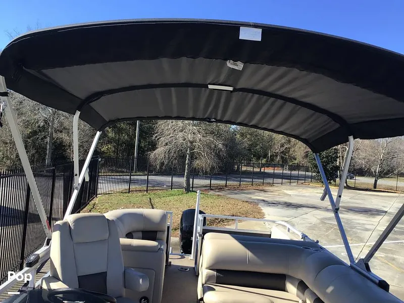 Slide: The Image of Sun Tracker Party Barge 22 DLX 2022 - 15071525