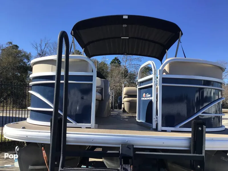 Slide: The Image of Sun Tracker Party Barge 22 DLX 2022 - 15071488