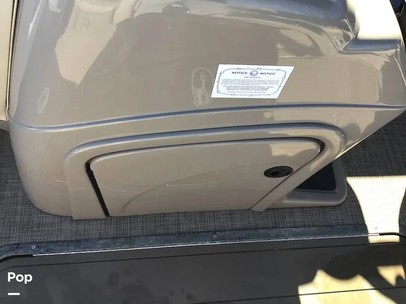 Slide: The Image of Sun Tracker Party Barge 22 DLX 2022 - 15071538