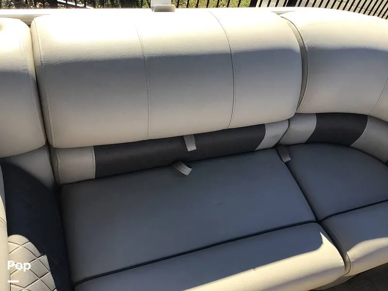 Slide: The Image of Sun Tracker Party Barge 22 DLX 2022 - 15071544