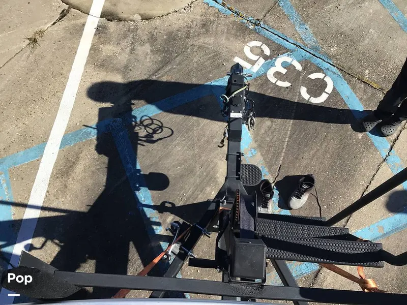 Slide: The Image of Sun Tracker Party Barge 22 DLX 2022 - 15071554