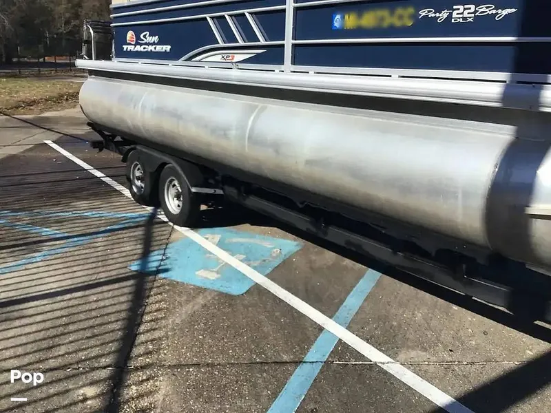 Slide: The Image of Sun Tracker Party Barge 22 DLX 2022 - 15086899