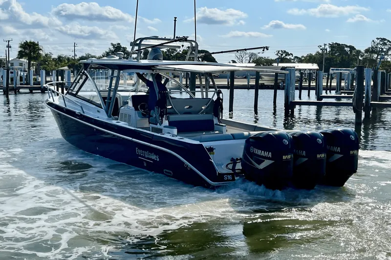 Slide: The Image of Everglades 360LXC 2019 - 13