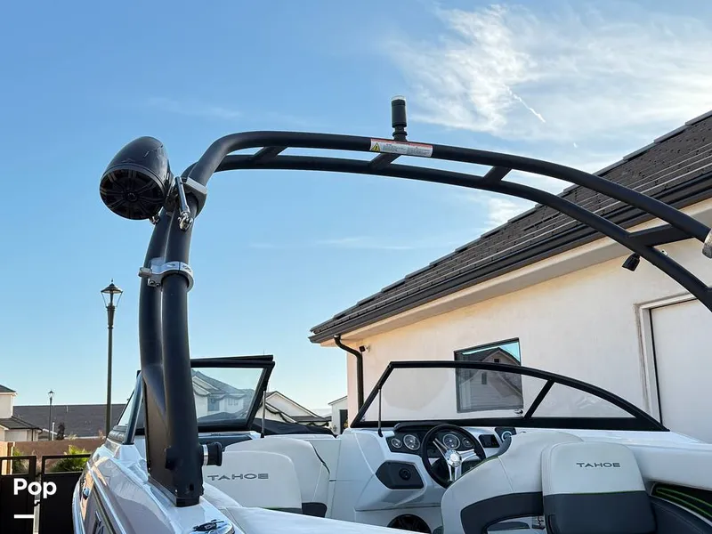 Slide: The Image of Tahoe 210S 2022 - 14943395