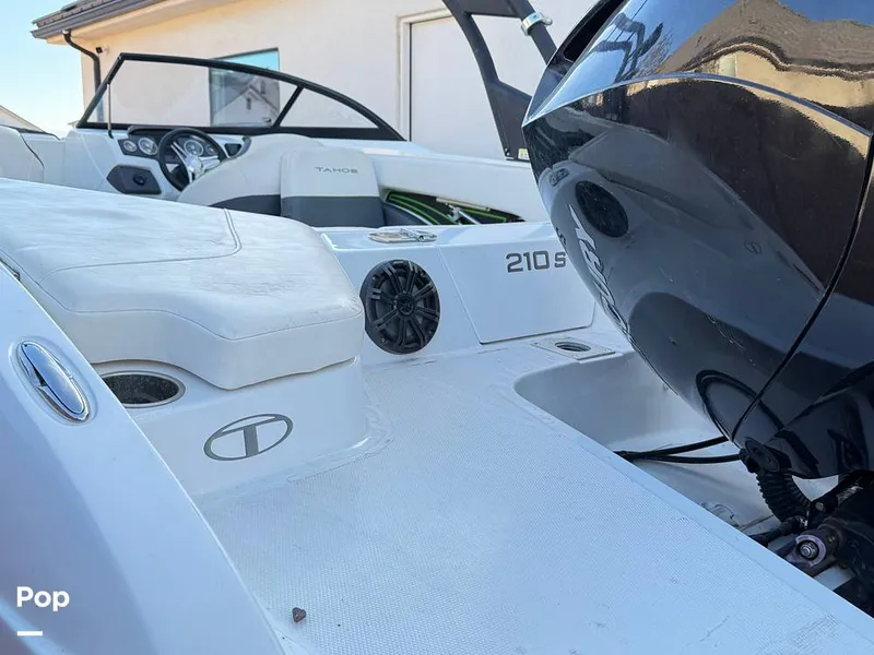 Slide: The Image of Tahoe 210S 2022 - 14943394