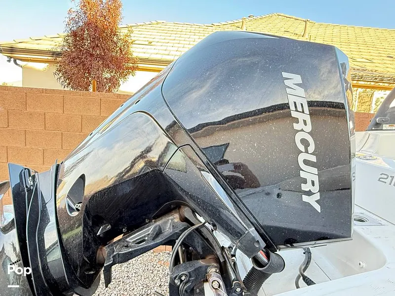 Slide: The Image of Tahoe 210S 2022 - 14943378