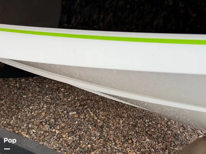 Slide: The Image of Tahoe 210S 2022 - 14943370