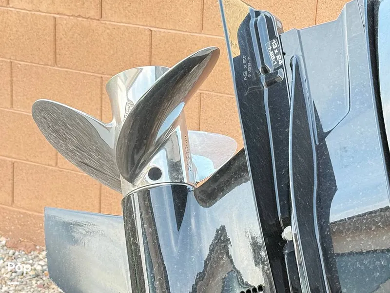 Slide: The Image of Tahoe 210S 2022 - 14943376