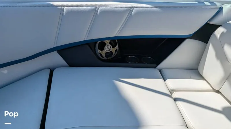 Slide: The Image of Regal 2000 ES 2015 - 14364866