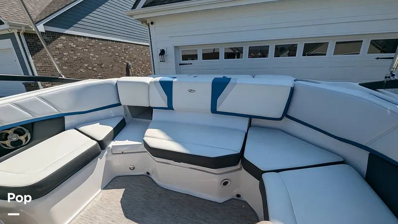 Slide: The Image of Regal 2000 ES 2015 - 14364871