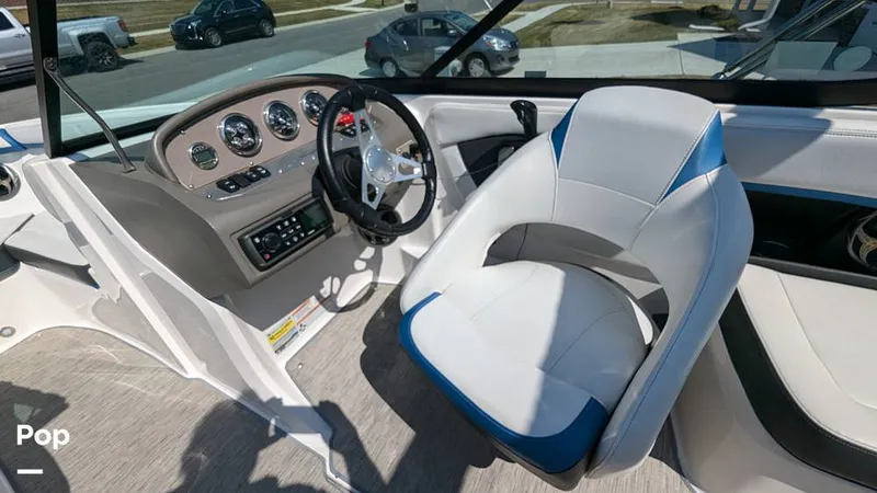 Slide: The Image of Regal 2000 ES 2015 - 14364875