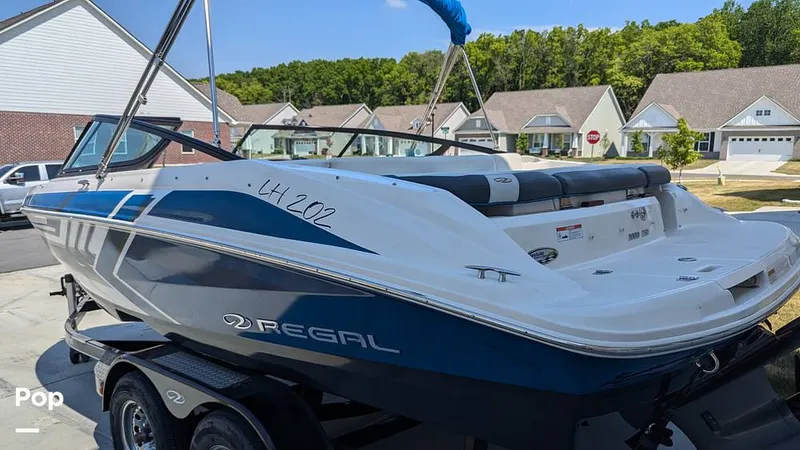 Slide: The Image of Regal 2000 ES 2015 - 14364787