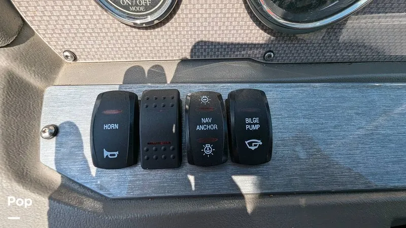 Slide: The Image of Regal 2000 ES 2015 - 14364886