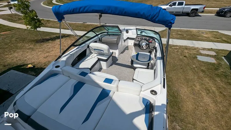 Slide: The Image of Regal 2000 ES 2015 - 14364904