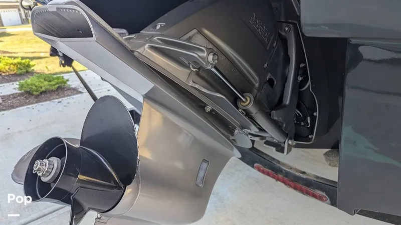 Slide: The Image of Regal 2000 ES 2015 - 14364791