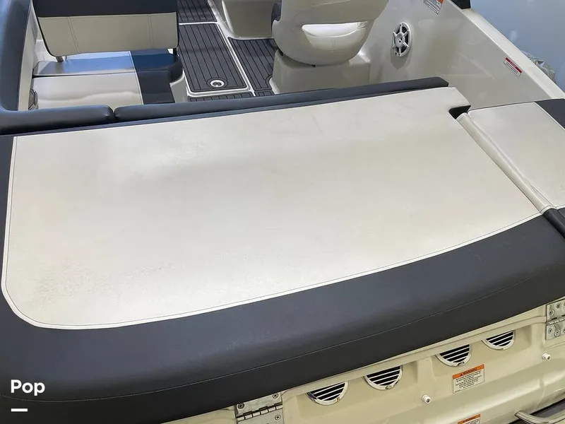 Slide: The Image of Bayliner VR5 2020 - 13966582