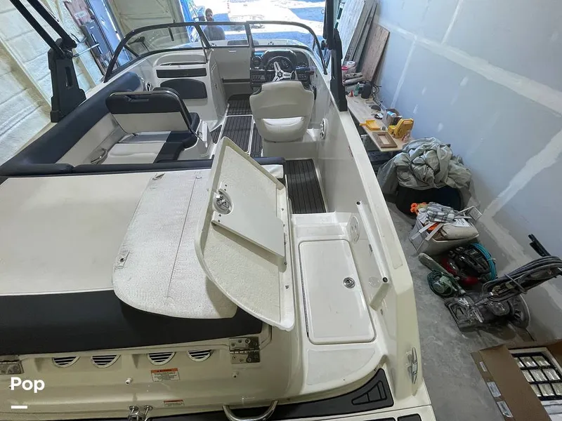 Slide: The Image of Bayliner VR5 2020 - 13966585