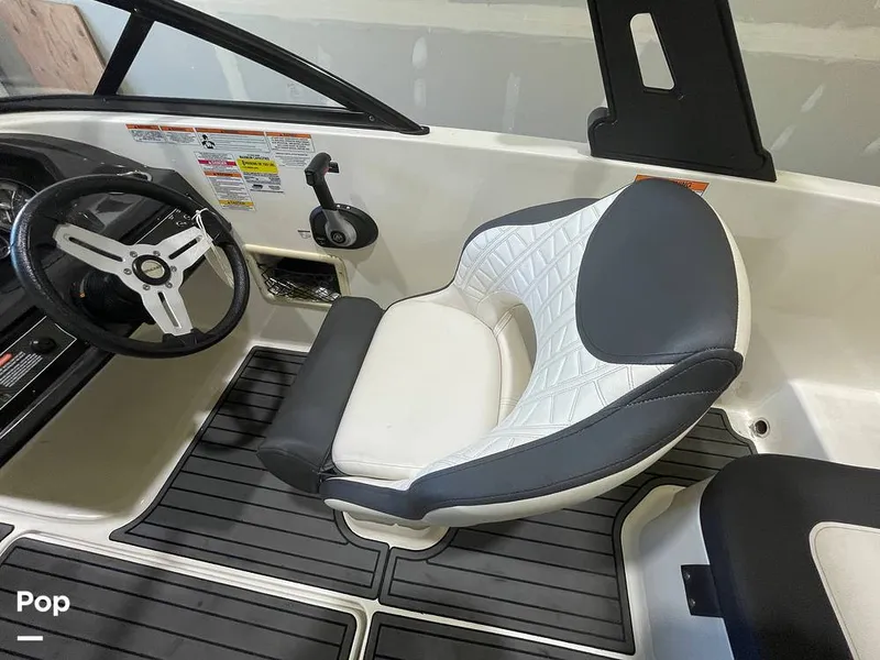 Slide: The Image of Bayliner VR5 2020 - 13966594