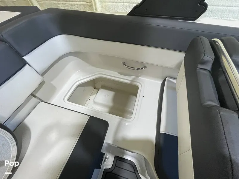 Slide: The Image of Bayliner VR5 2020 - 13966644