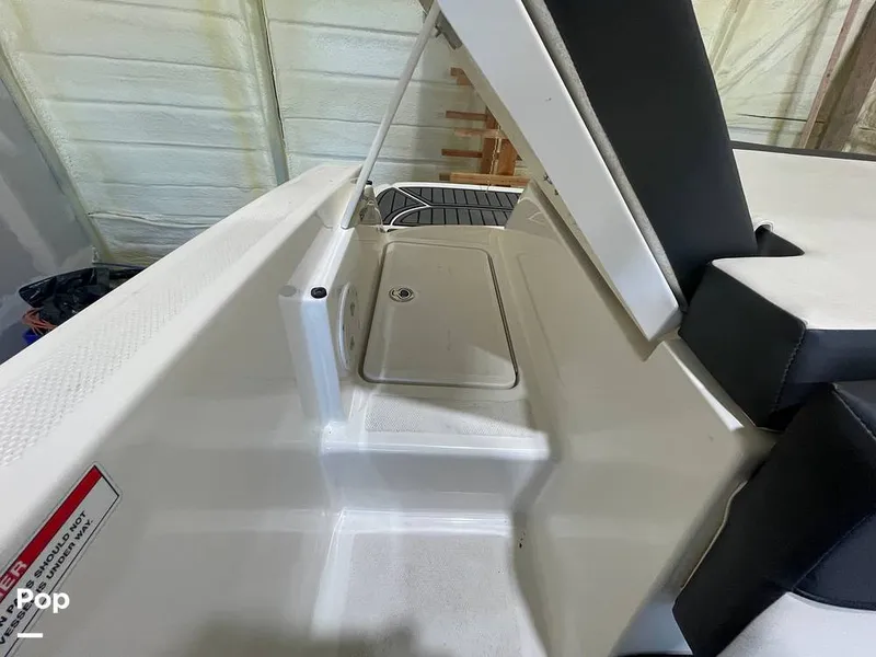 Slide: The Image of Bayliner VR5 2020 - 13966647