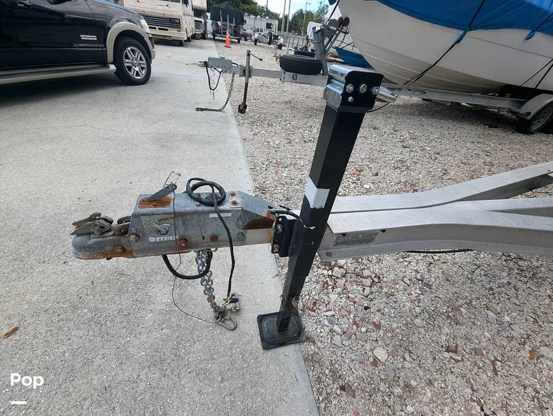 Slide: The Image of Robalo R230 Center Console 2005 - 14377132