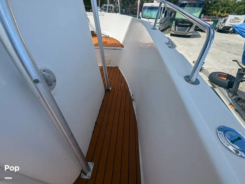 Slide: The Image of Robalo R230 Center Console 2005 - 14842883